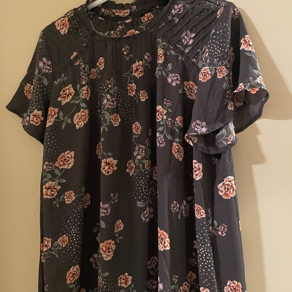 Tops from torrid all size 0/1 - Picture 6 of 9